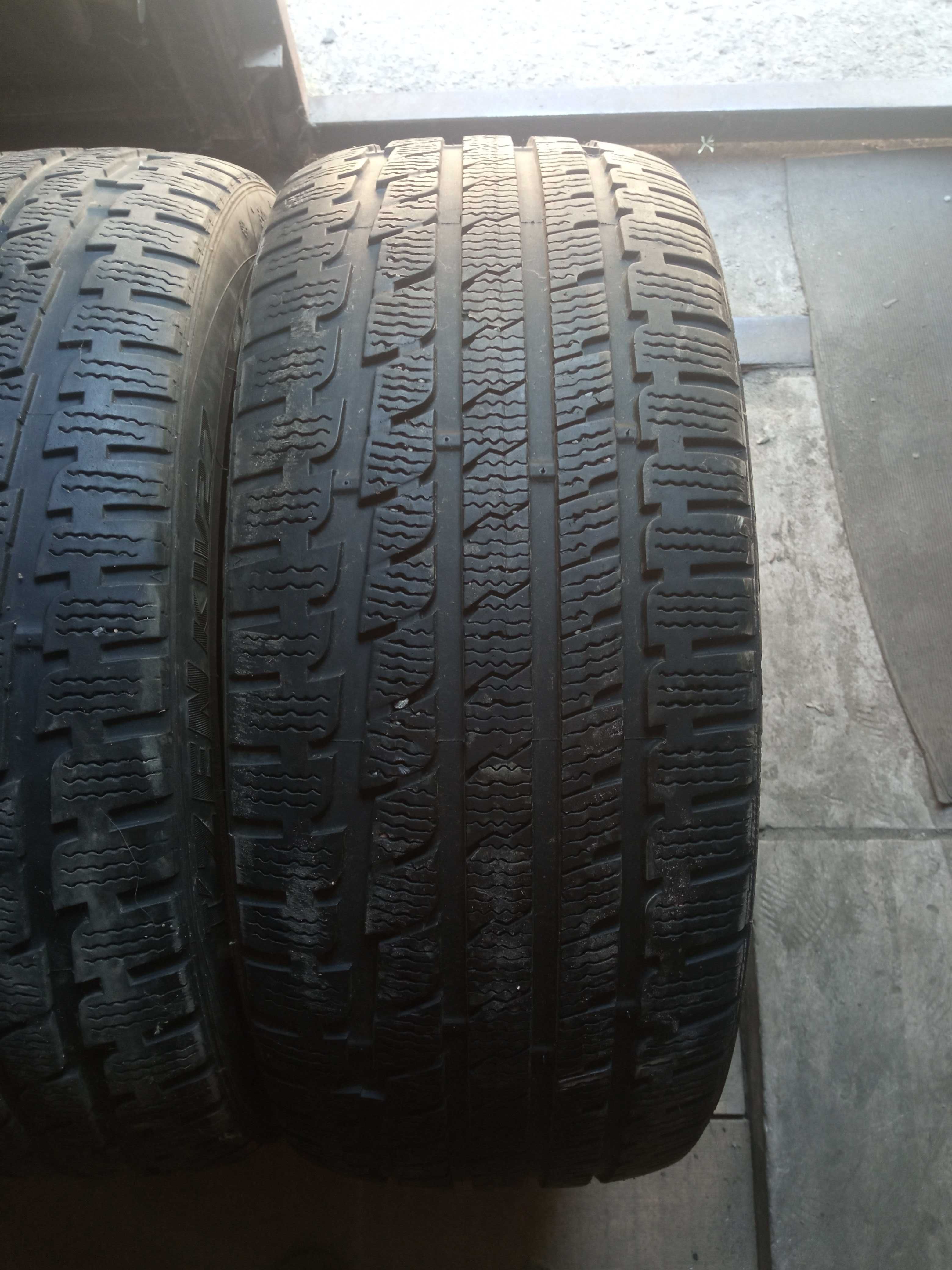 225/45 r18 Kumho I'Zen KW27 зимняя резина зима пара 3000грн