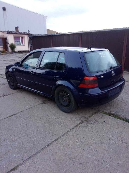 VW GOLF -   2000R-2,3- V5 - Full   -  Tanio