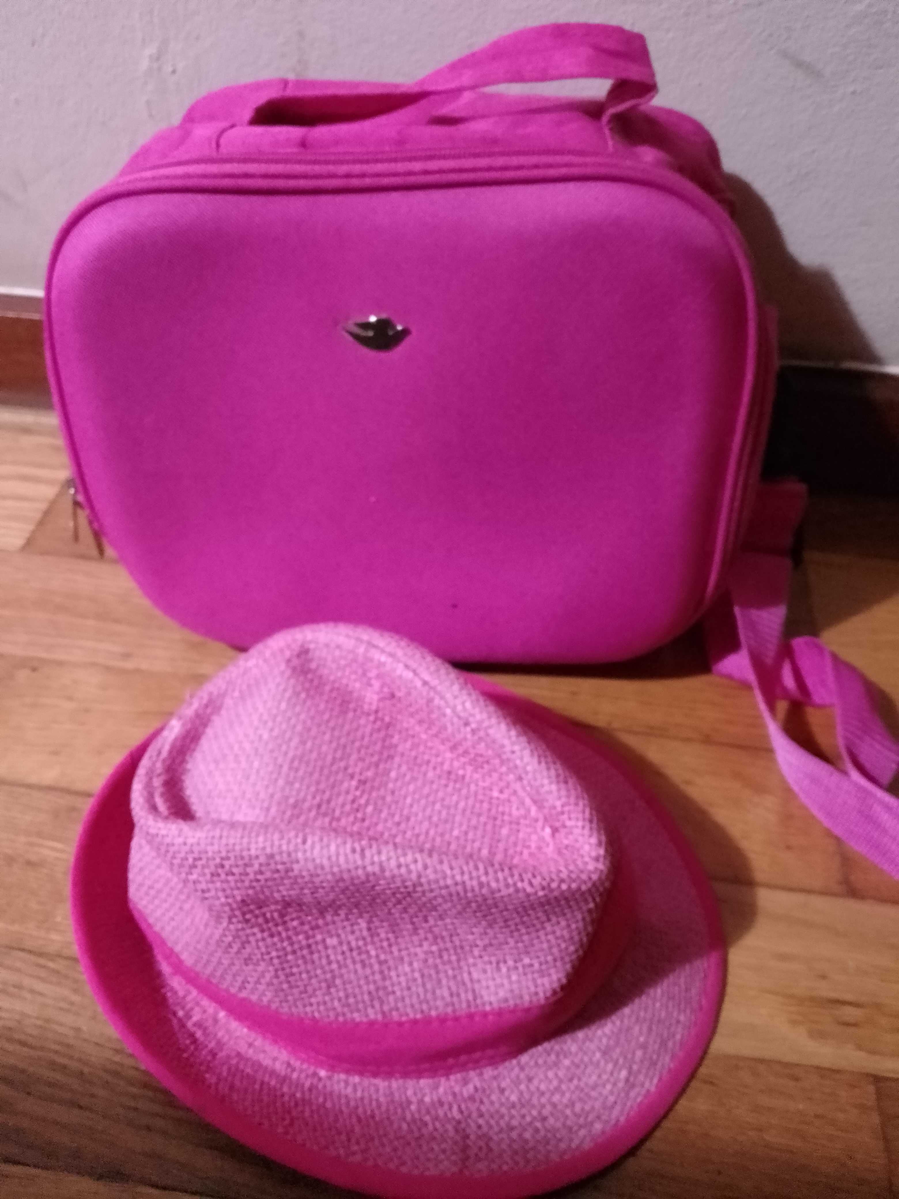 Conjunto de chapéu e necessaire