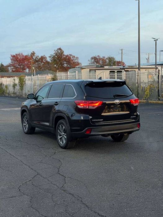 Toyota Highlander XLE      2019