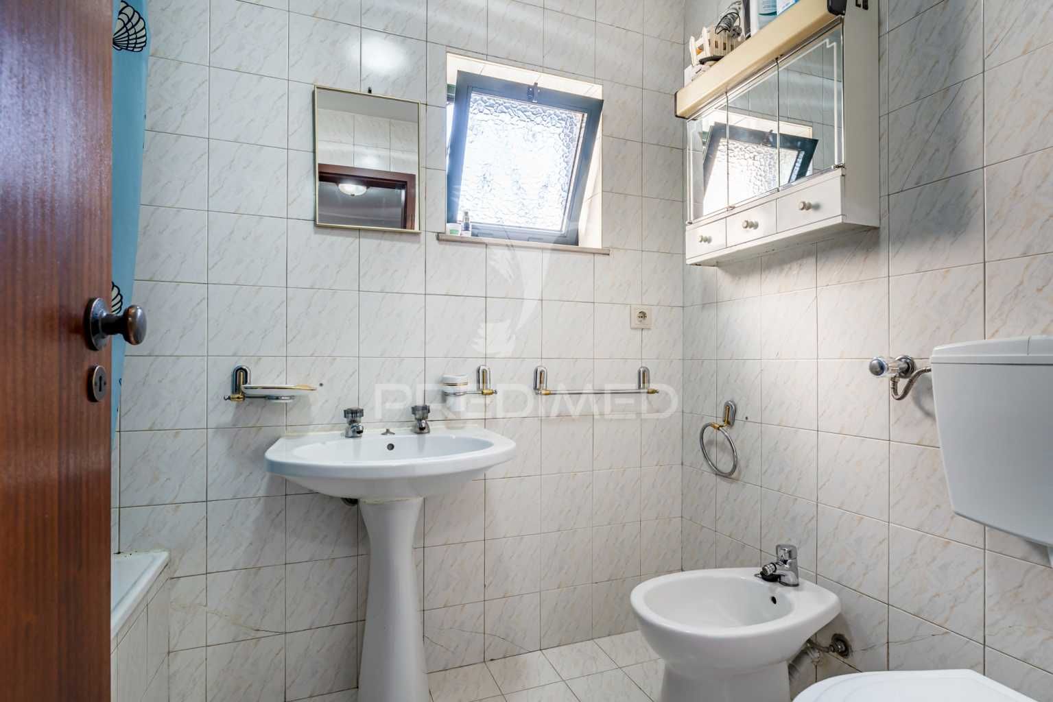 Apartamento T2Disponível / VENDA
Matosinhos > SENHORA DA HORA