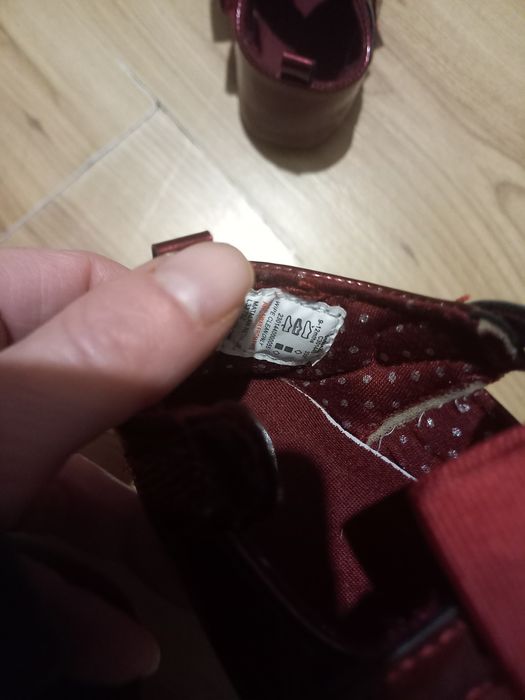 Sprzedam buciki dla dziewczynki