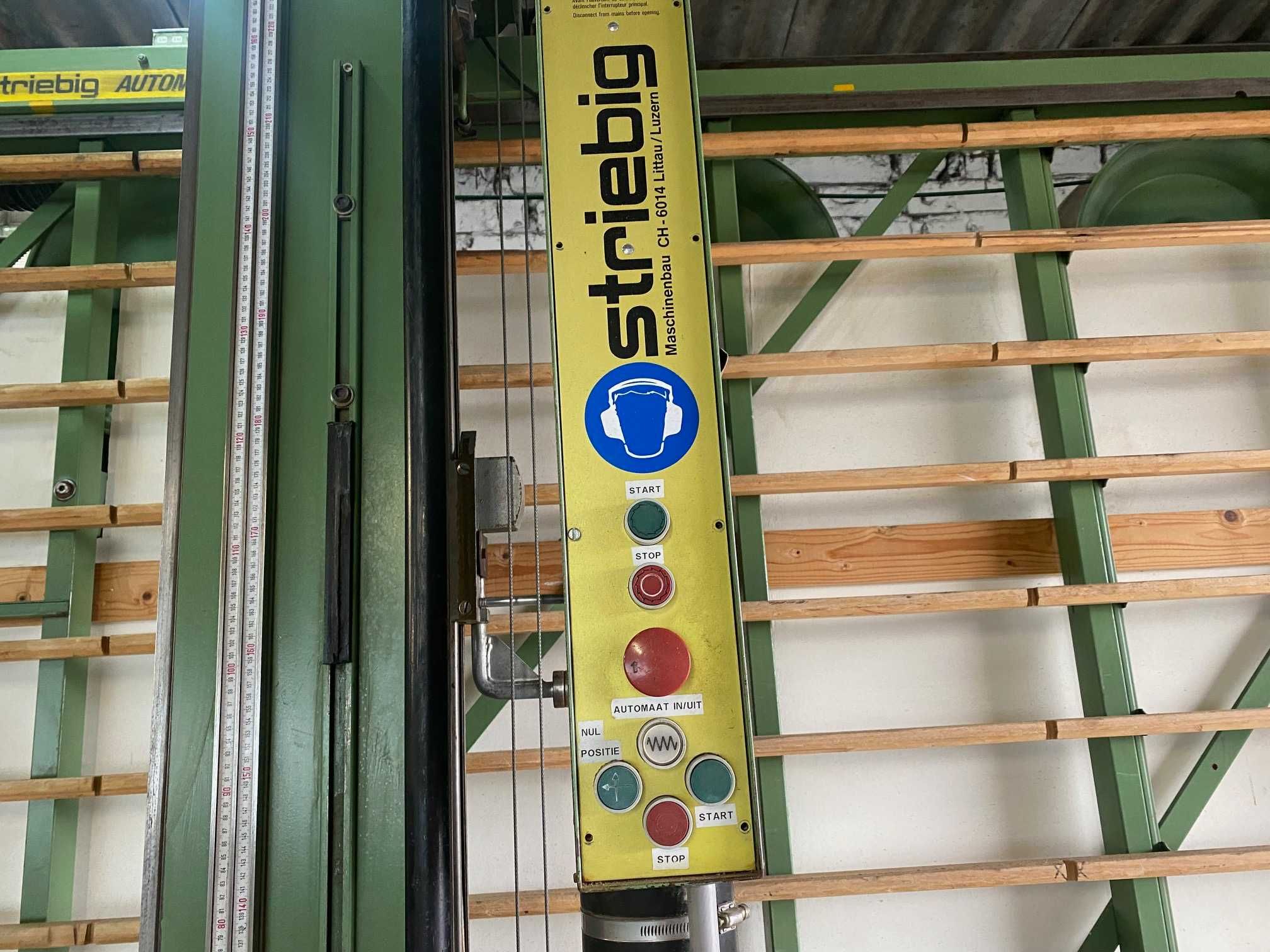 Piła pionowa ścienna STRIEBIG AUTOMAT 6220 AV
