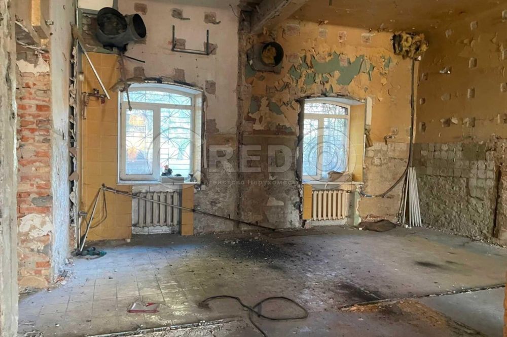 Продаж магазину, пр. Металургів.