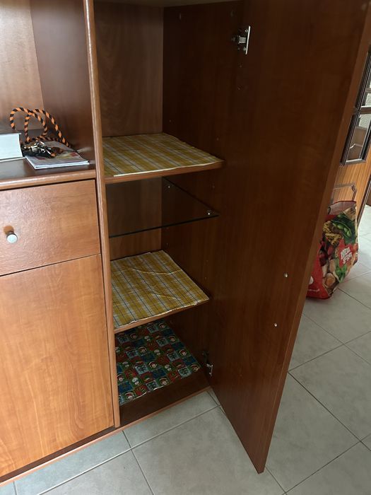 Movel aparador em muito bom estado