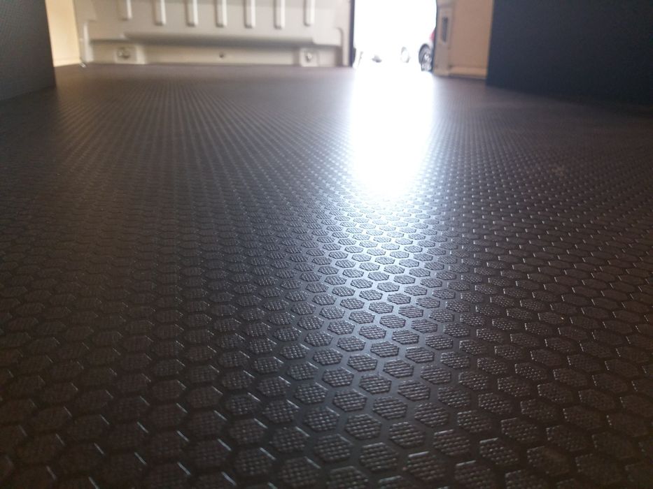 Zabudowy busów wszystkich marek i modeli. Montaż u klienta!