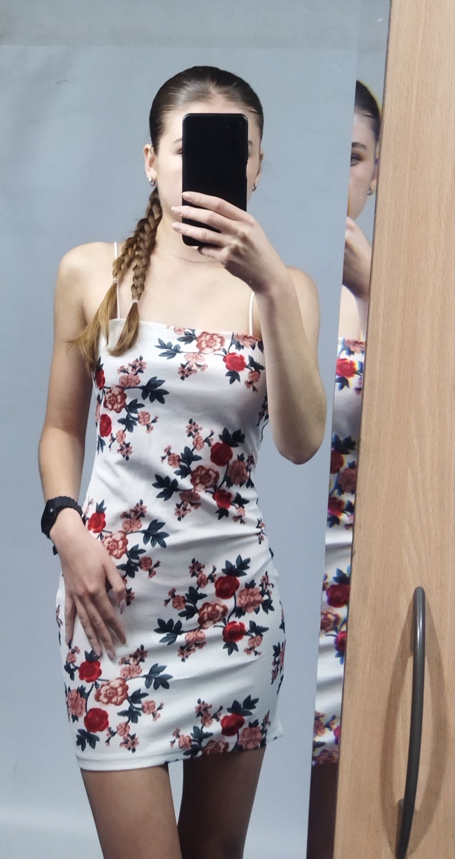 Sukienka letnia w kwiaty na szelkach Shein rozmiar XS
