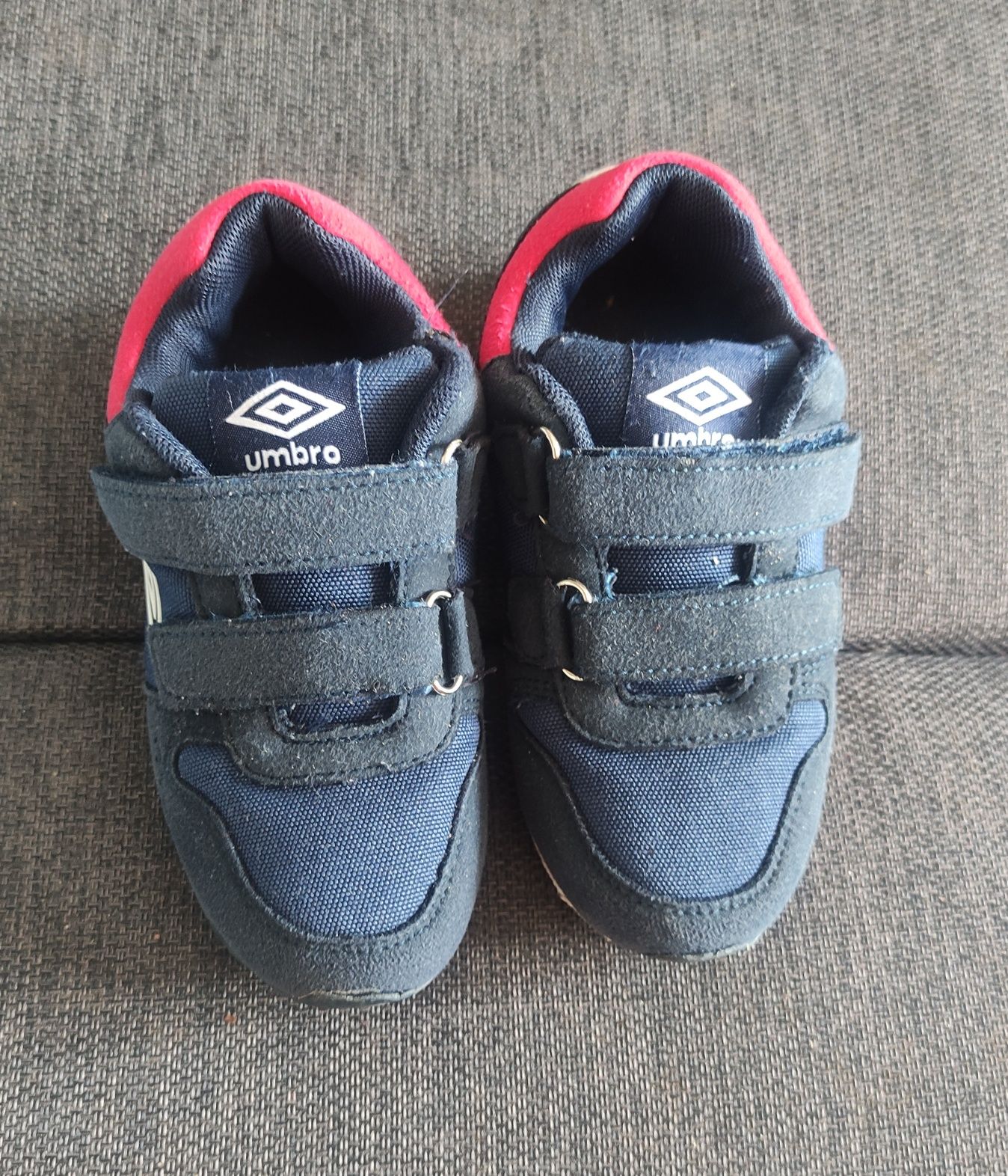 Buty Umbro chłopięce r. 30