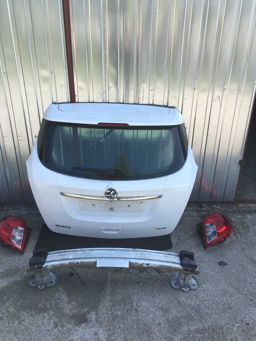 Opel Mokka Z40R Klapa bagażnika + zderzak + belka zderzaka + lampy