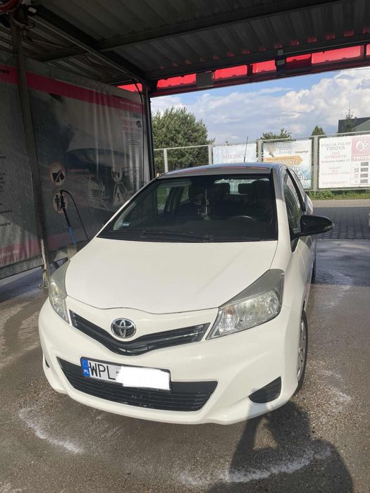 Toyota Yaris 1.0 benzyna 2011 stan bardzo dobry, bez wkladu finansoweg