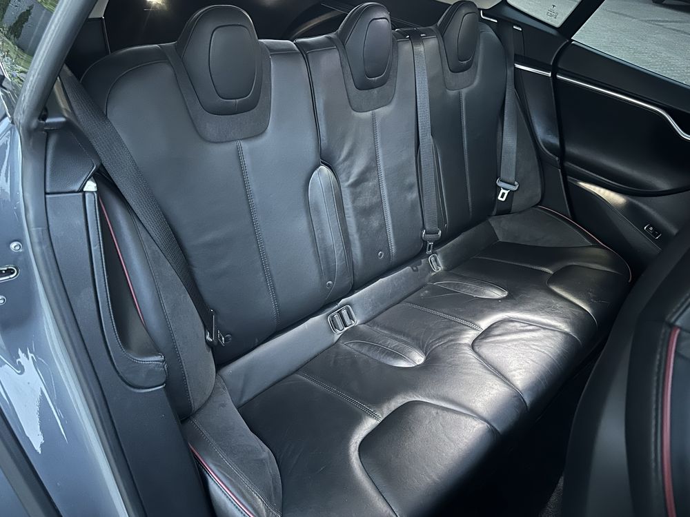 Tesla Model S P85