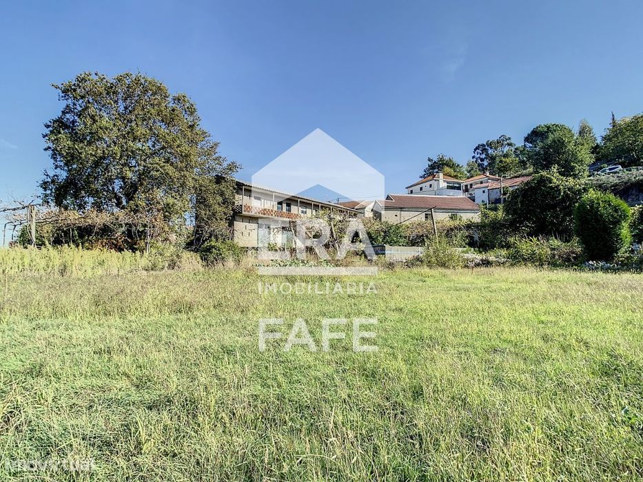 Quinta com 2 moradias em pedra e Terreno com 4.000m2 em Ardegão, Fafe