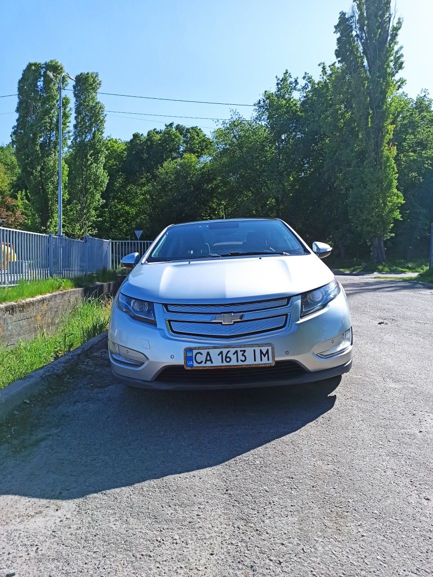 Chevrolet Volt 2012 Шевроле Вольт