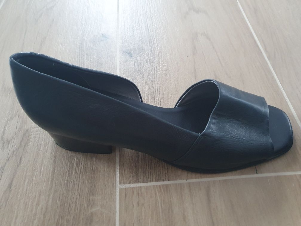 Nowe sandałki granatowe roz 39