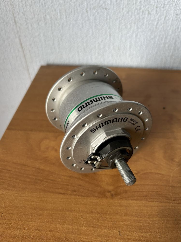 Dynamo w piaście piasta Shimano DH-3N20