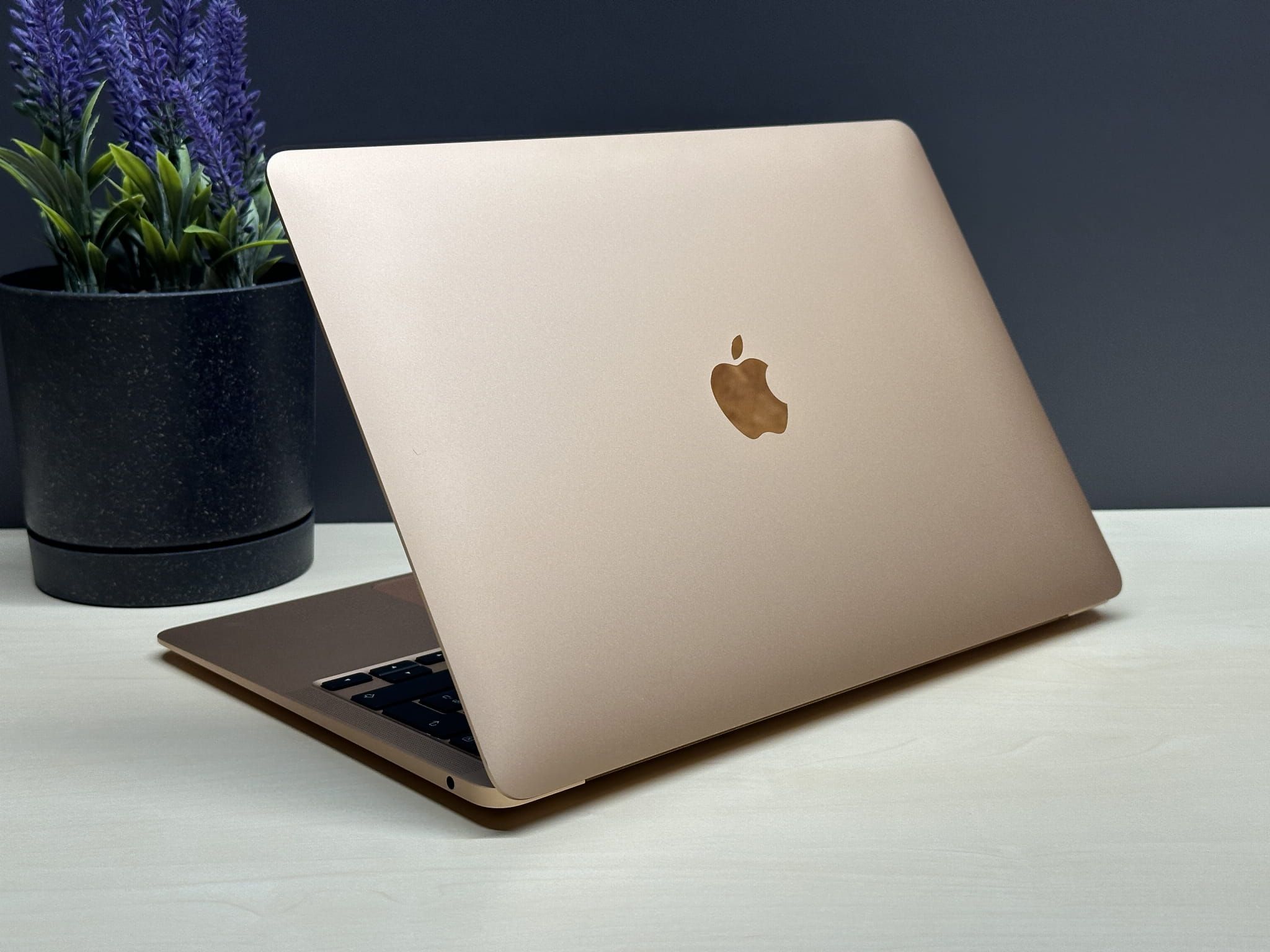 Laptop Apple MacBook Air A2337 | M1 / 8GB / 500GB / GOLD / OUTLET