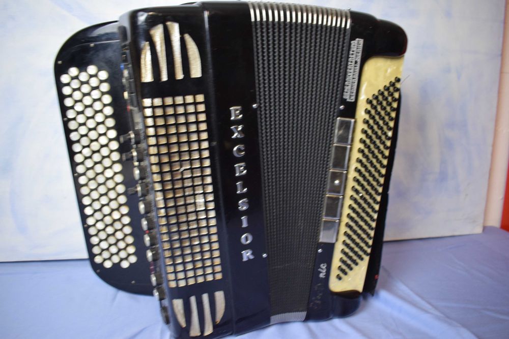Acordeao Excelsior Com Sistema eletronico ,N 227