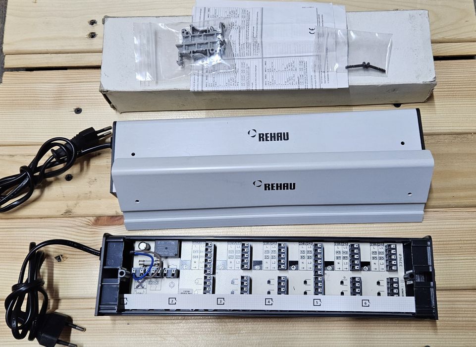 Клемна колодка Rehau Nea H 230