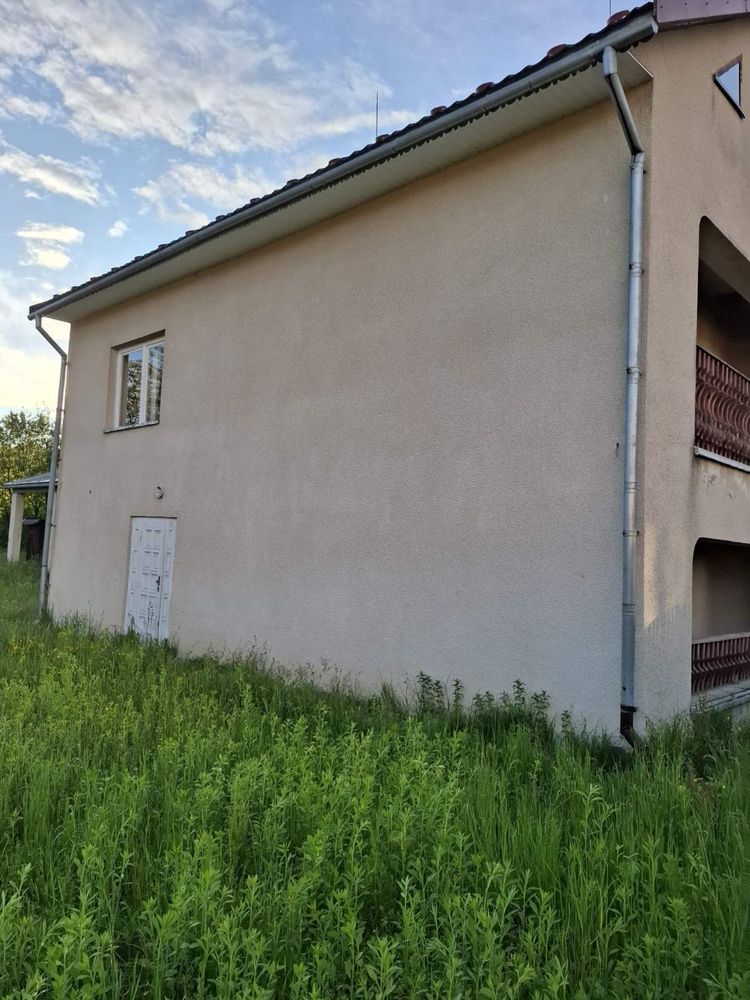 Продаються два будинки + 3 га землі в Карпатах