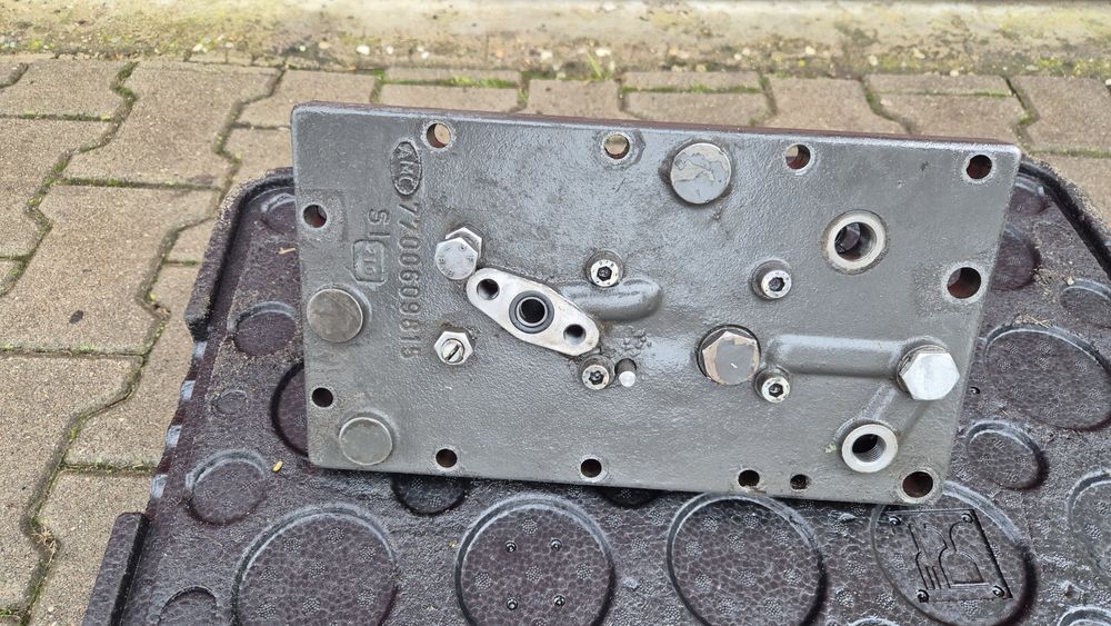 Rodzielacz hydrauliczny Renault 110.14, 120.14, 133.14, 145.14