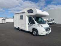 Autocaravana compacta, poucos quilómetros, muito estimada