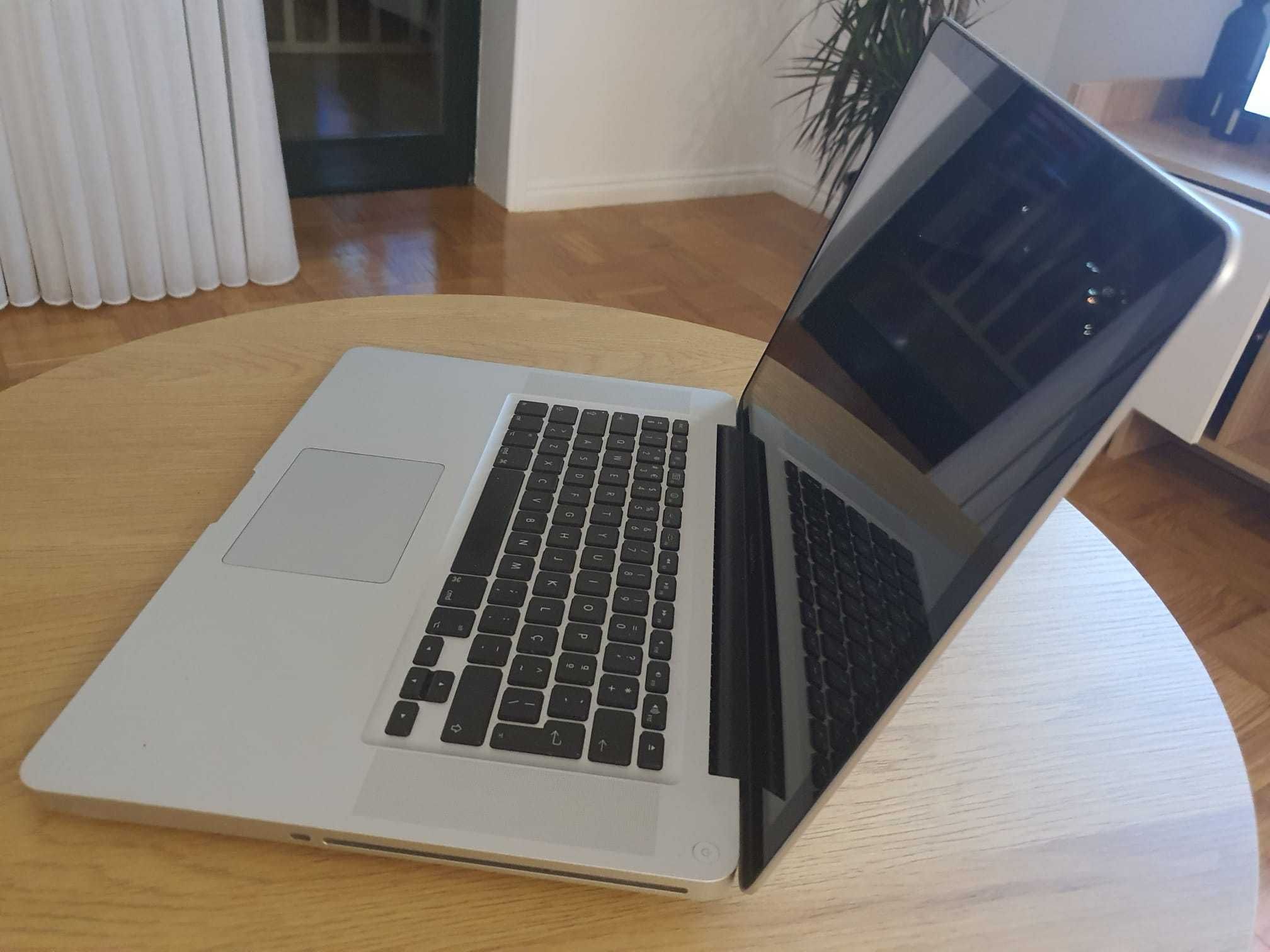 Apple MacBook Pro 15" de 2010 , Intel Core i7 a 2,66 GHz 8 GB RAM