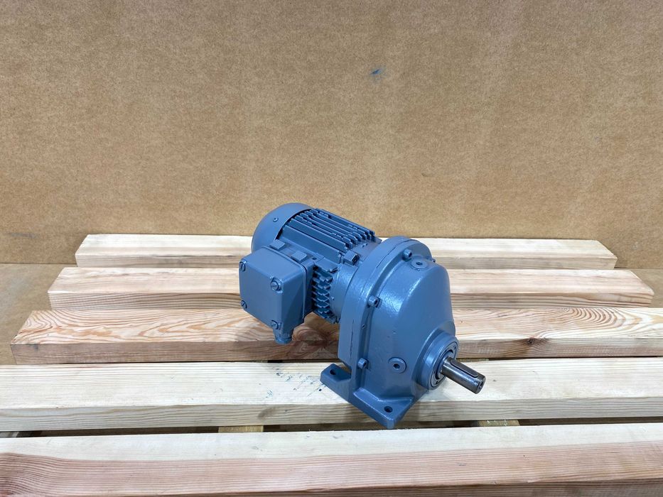 motoreduktor / przekładnia 0,12kW 297obr. 3fazowy