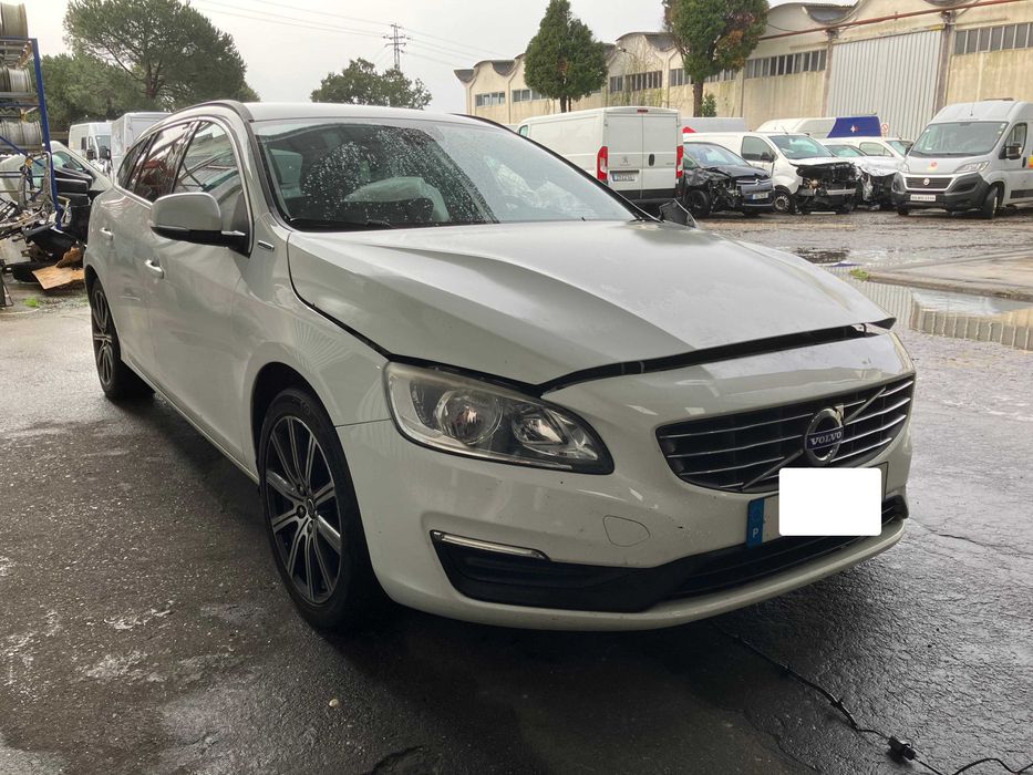 Salvado  Volvo V60 I D6 Hybrid AWD | 2017 | 163.614 Km