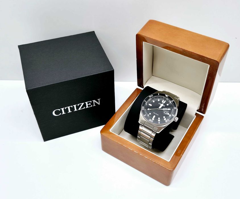 Zegarek męski analogowy Citizen AW1760-81E bransoleta srebrny
