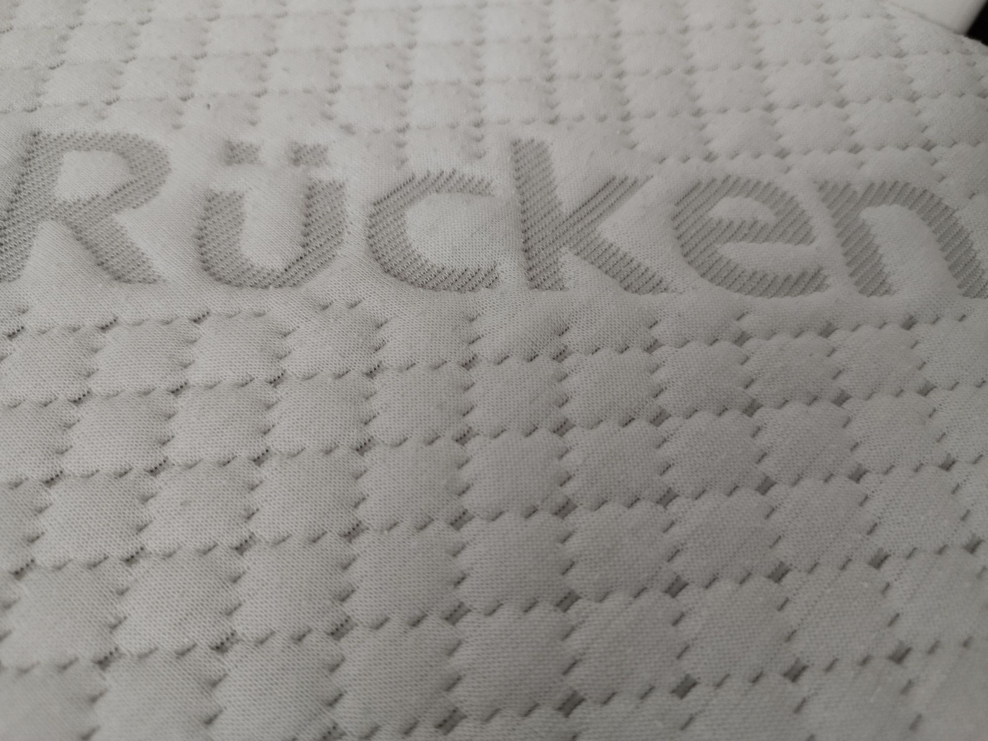 Łóżeczko firmy Meblik wraz z materacem Rucken