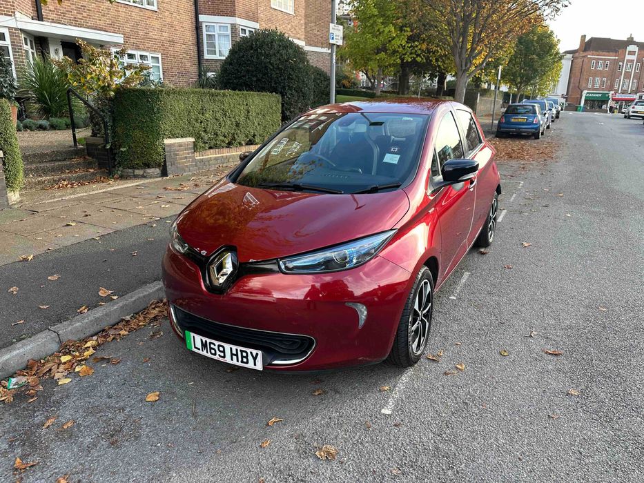 Renault Zoe 2019 40 кВт Правий руль розмитнена в Україні.