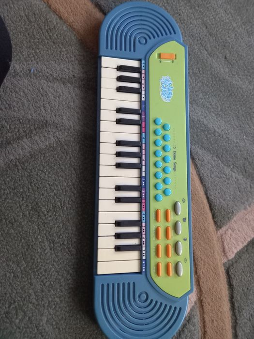 Розвиваючі,музичні іграшки