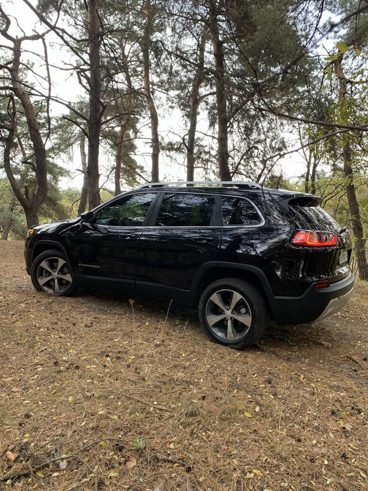 Jeep    Cherokee