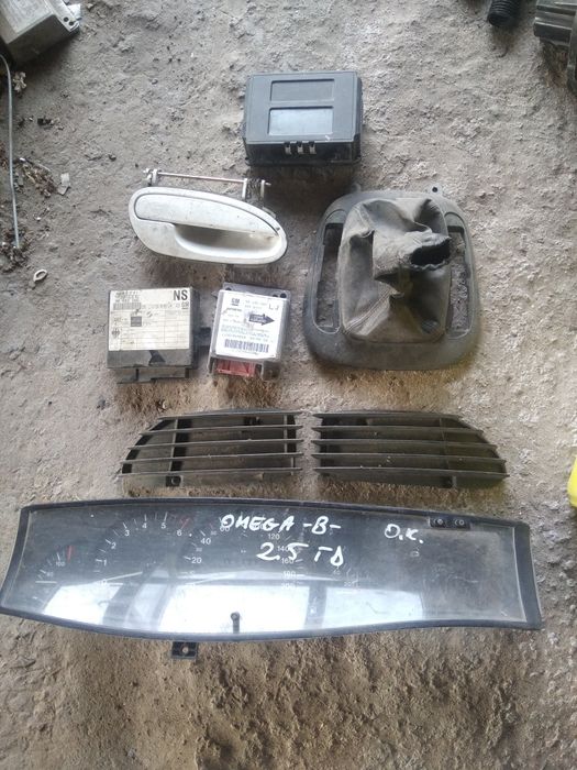 Запчастини Опель омега -Б