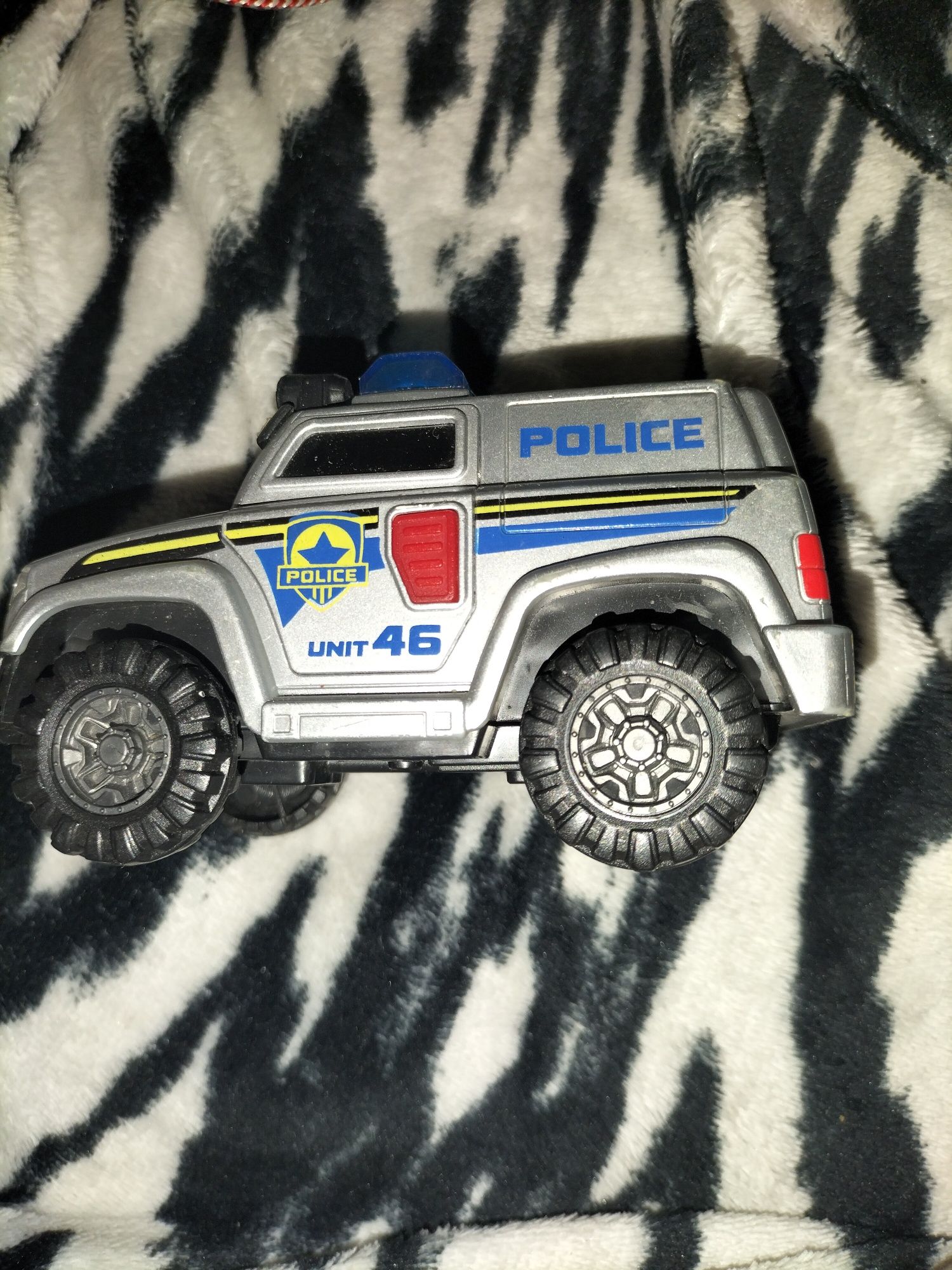 Samochodzik policyjny Dickie toys