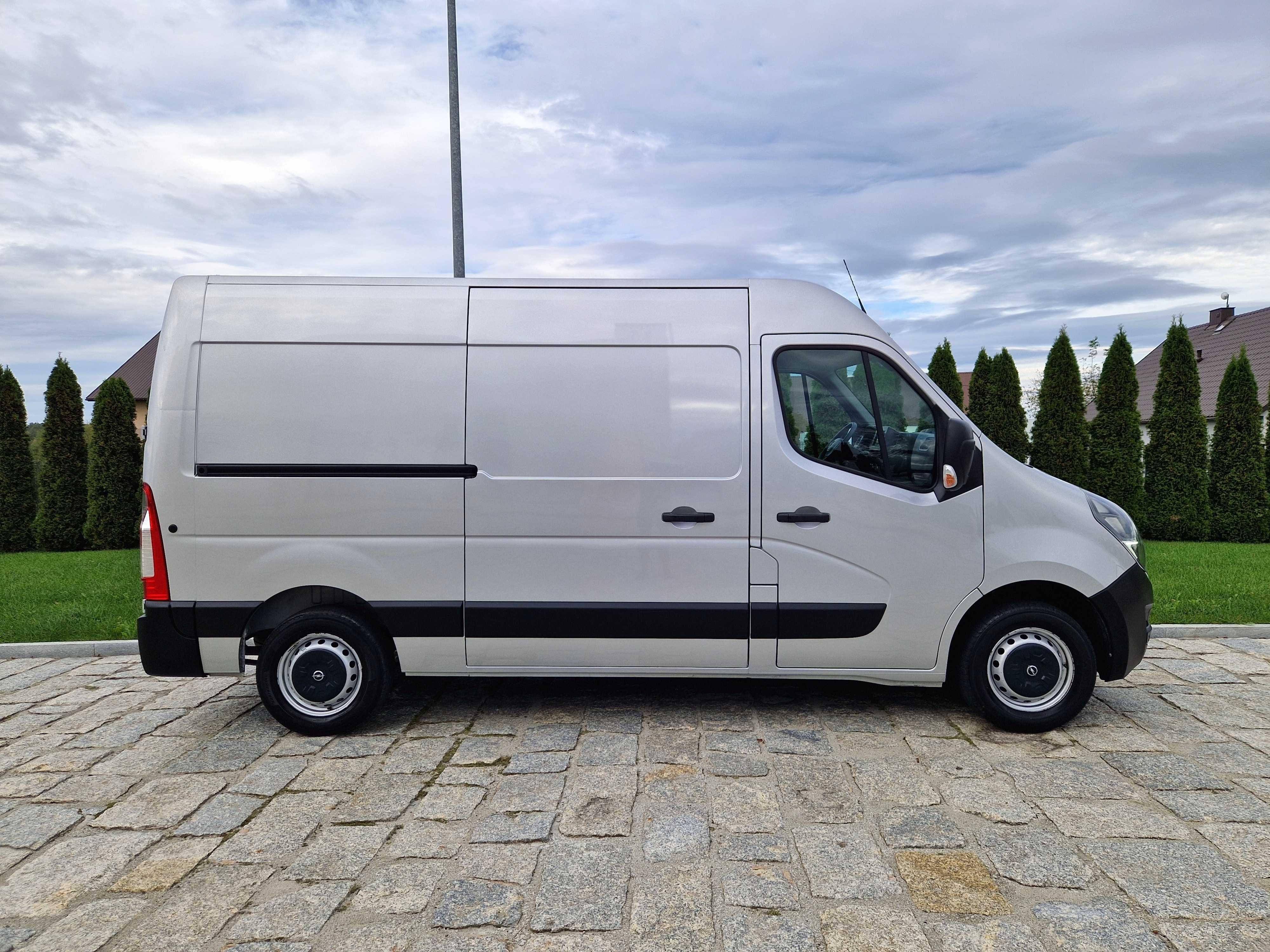 Opel Movano Furgon L2H2 3 Osoby 150 Km Automat Klima LED Hak Max Opcja