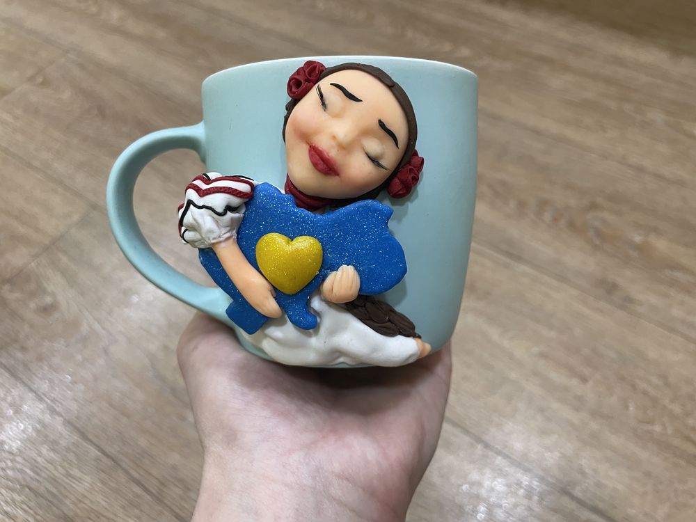 Чашка з декором ручної роботи із полімерної глини Україна