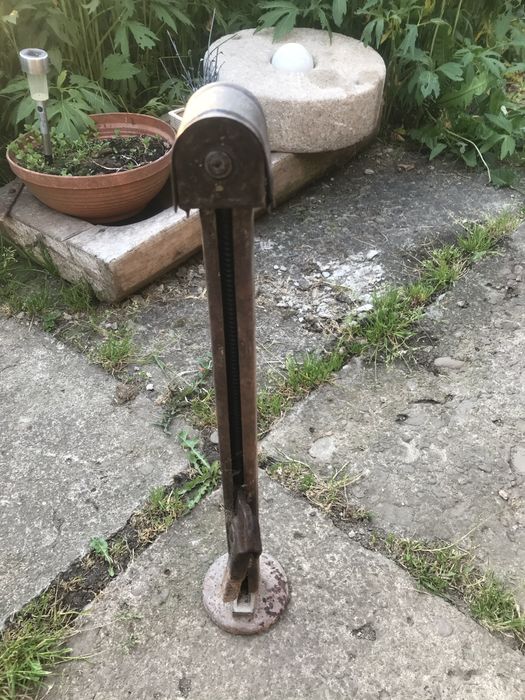 Podnośnik samochodowy do Syreny