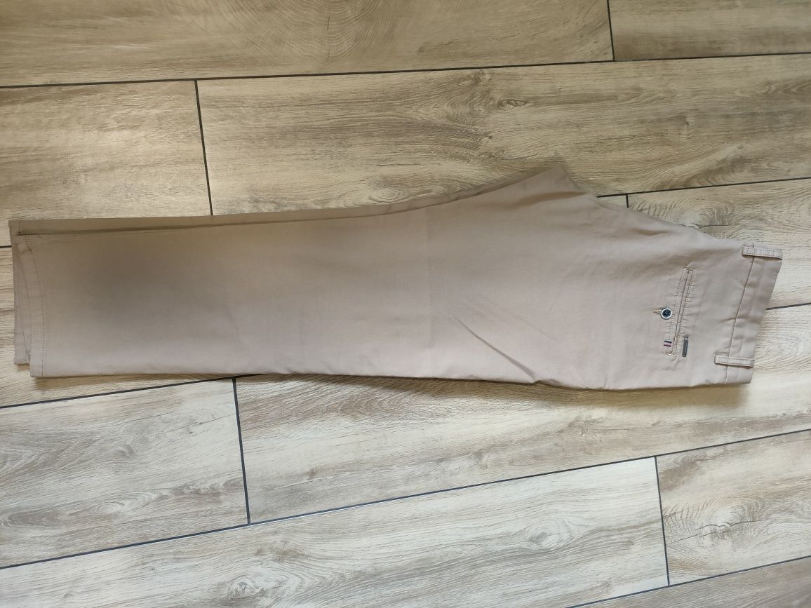 Spodnie Chino Lavard L camel model slim jak nowe igła Pas 46 Dł 100