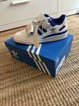 Ténis Adidas Novos 43