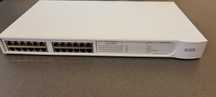 Switch  3 Com  24 porty
