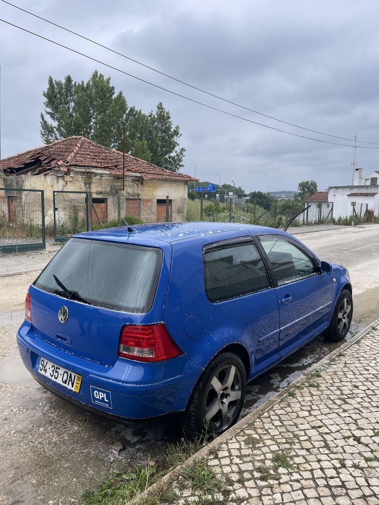 Vendo cara golf 4 tudo bem motor caixa não tem problema