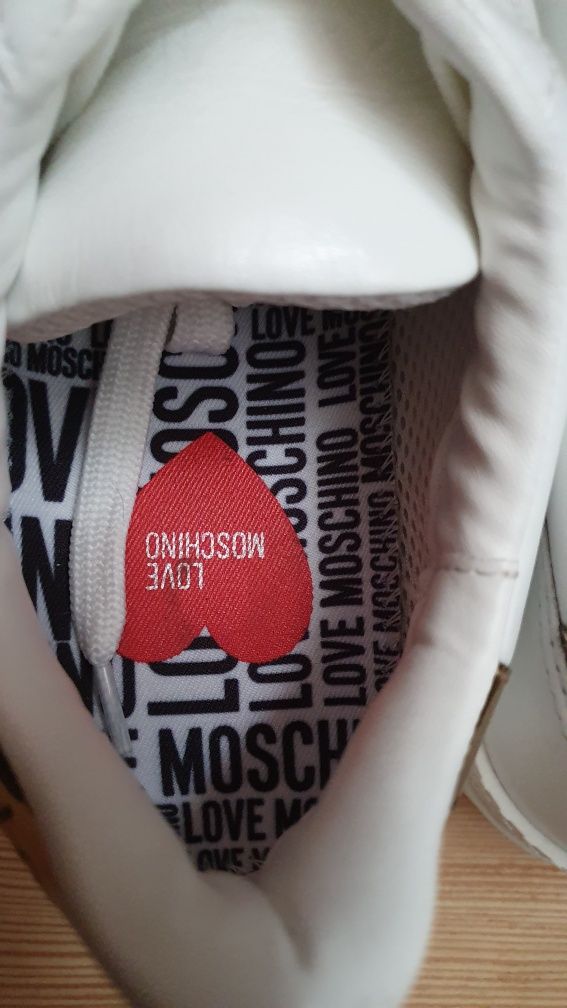 Buty sportowe Moschino r. 41 serce