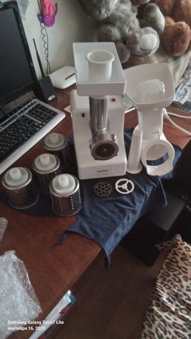 Мясорубка ZELMER 586,54A  в идеальном состоянии , ОВОЩЕРЕЗКА НОВАЯ !