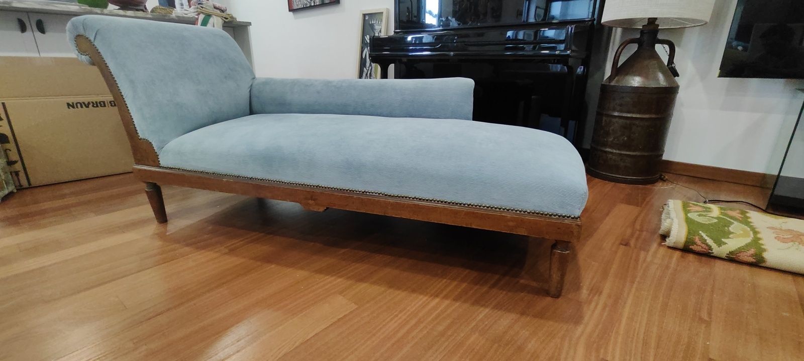 Chaise longe antiga