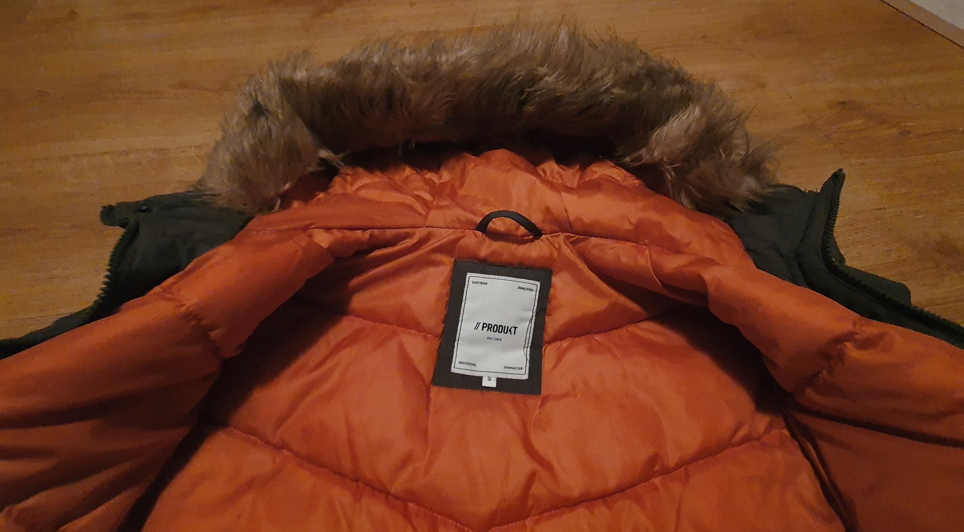 Kurtka zimowa by Jack & Jones, zielona, rozmiar S. Prosty fason.