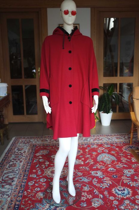 czerwona wełniana peleryna z kapturem real vintage wełna Pure New Wool