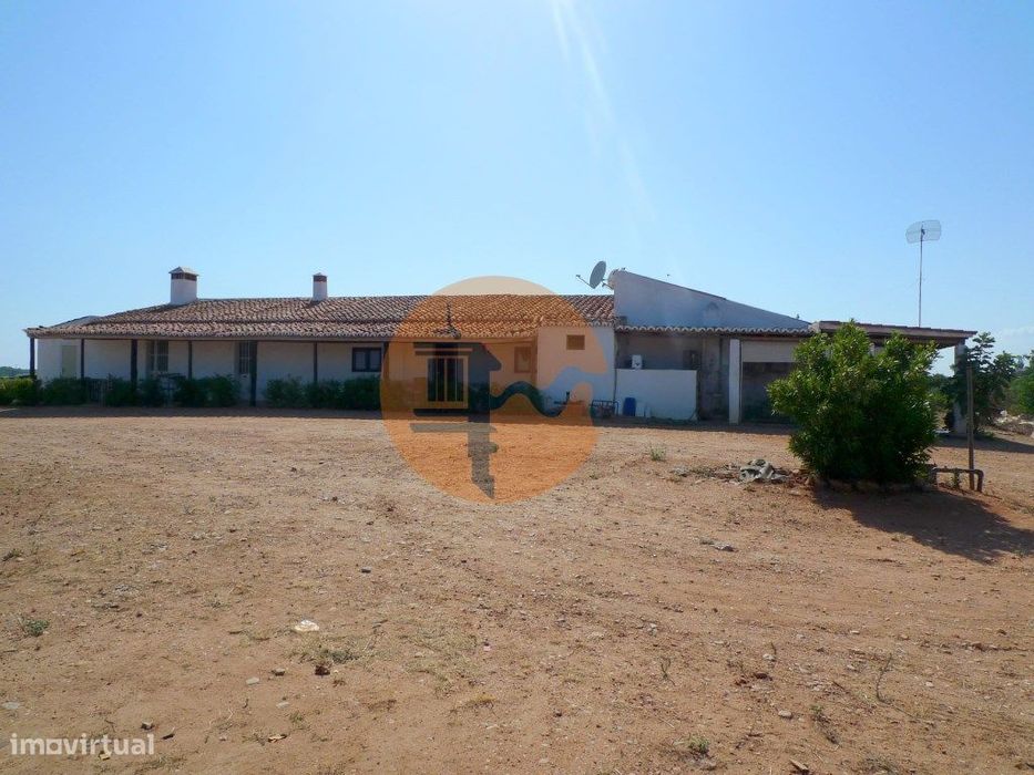 Herdade/Quinta com 225042 m2,