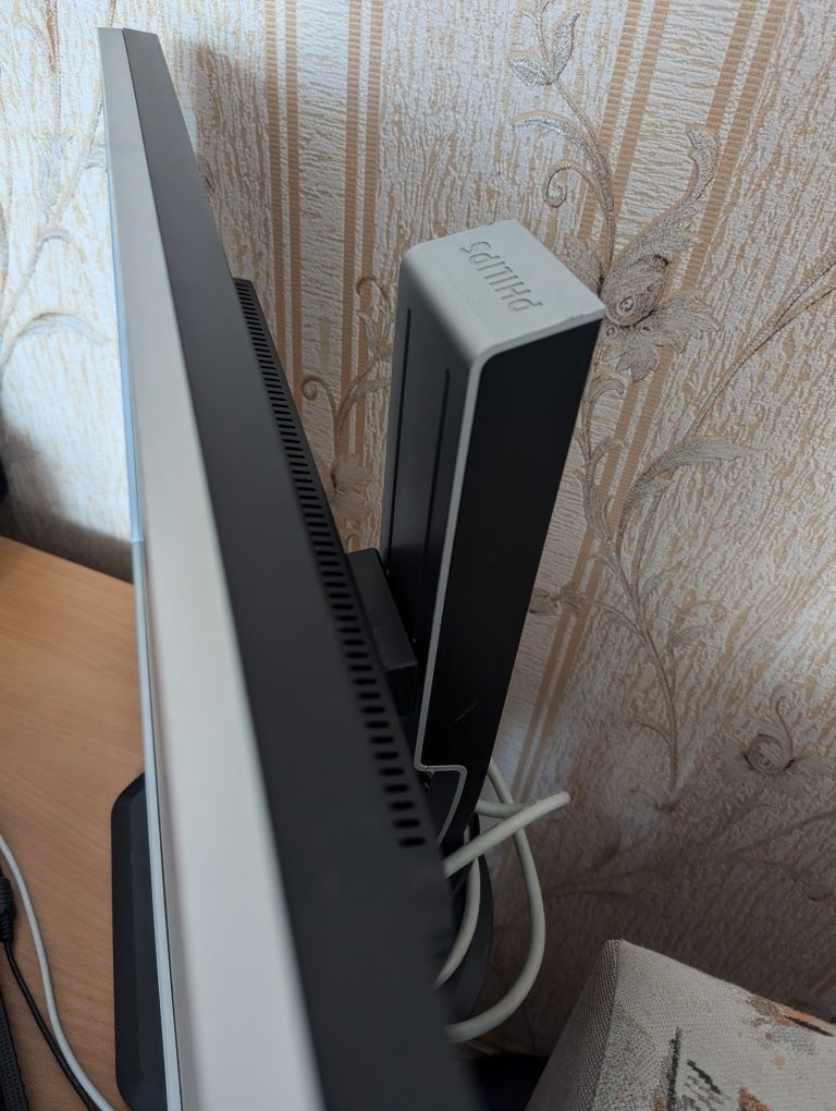 Philips brilliance 220p, 22" (55,9 см) P-line
WSXGA+