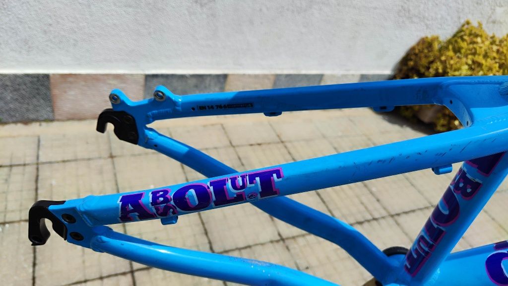 Quadro Commencal Absolut.